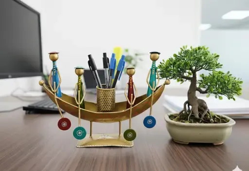 Boat and Boatmen Pen Stand